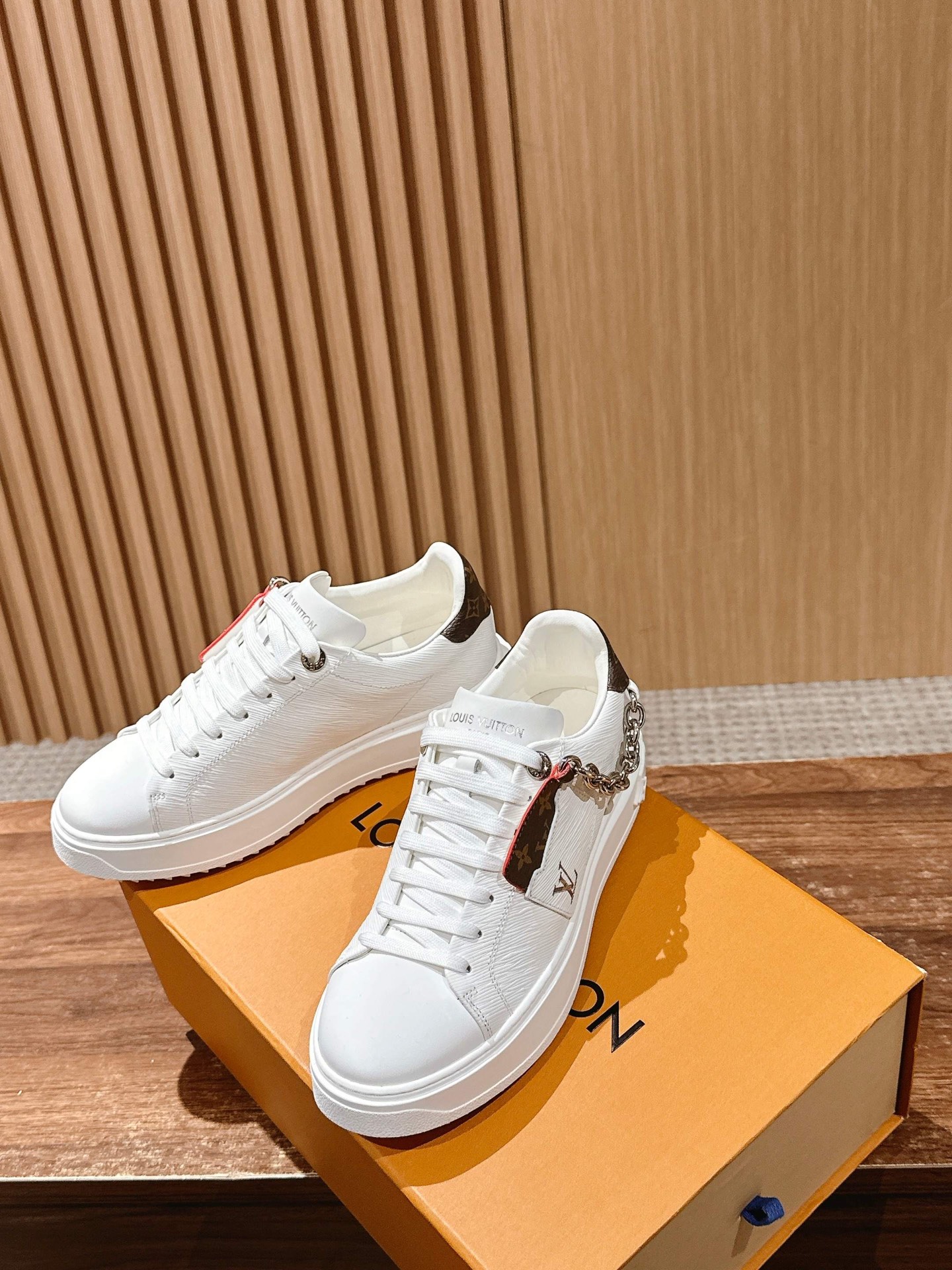 Louis Vuitton White Leather Sneakers with Chain Detail