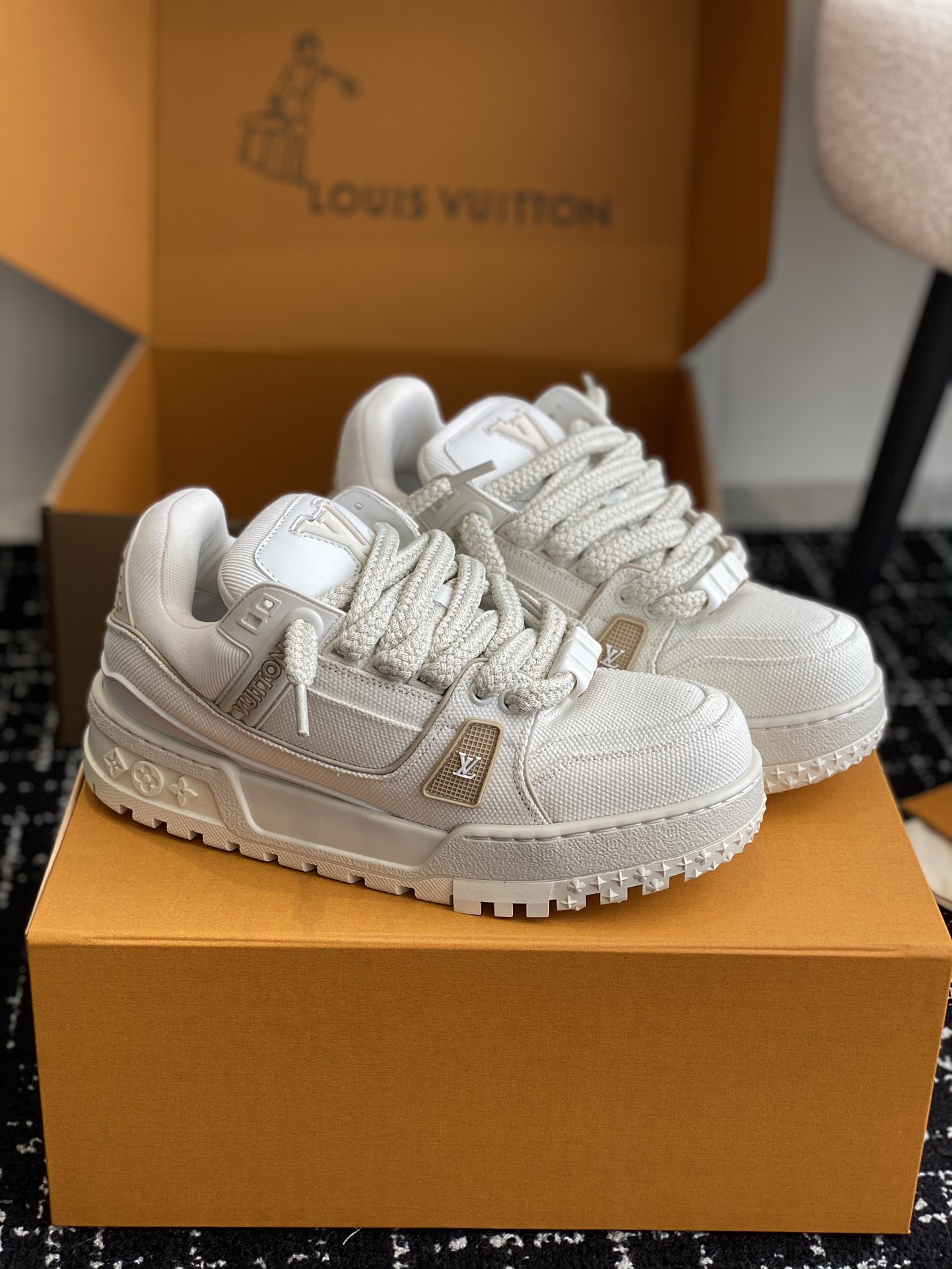 Louis Vuitton White Low Top Sneakers Monogram Pattern