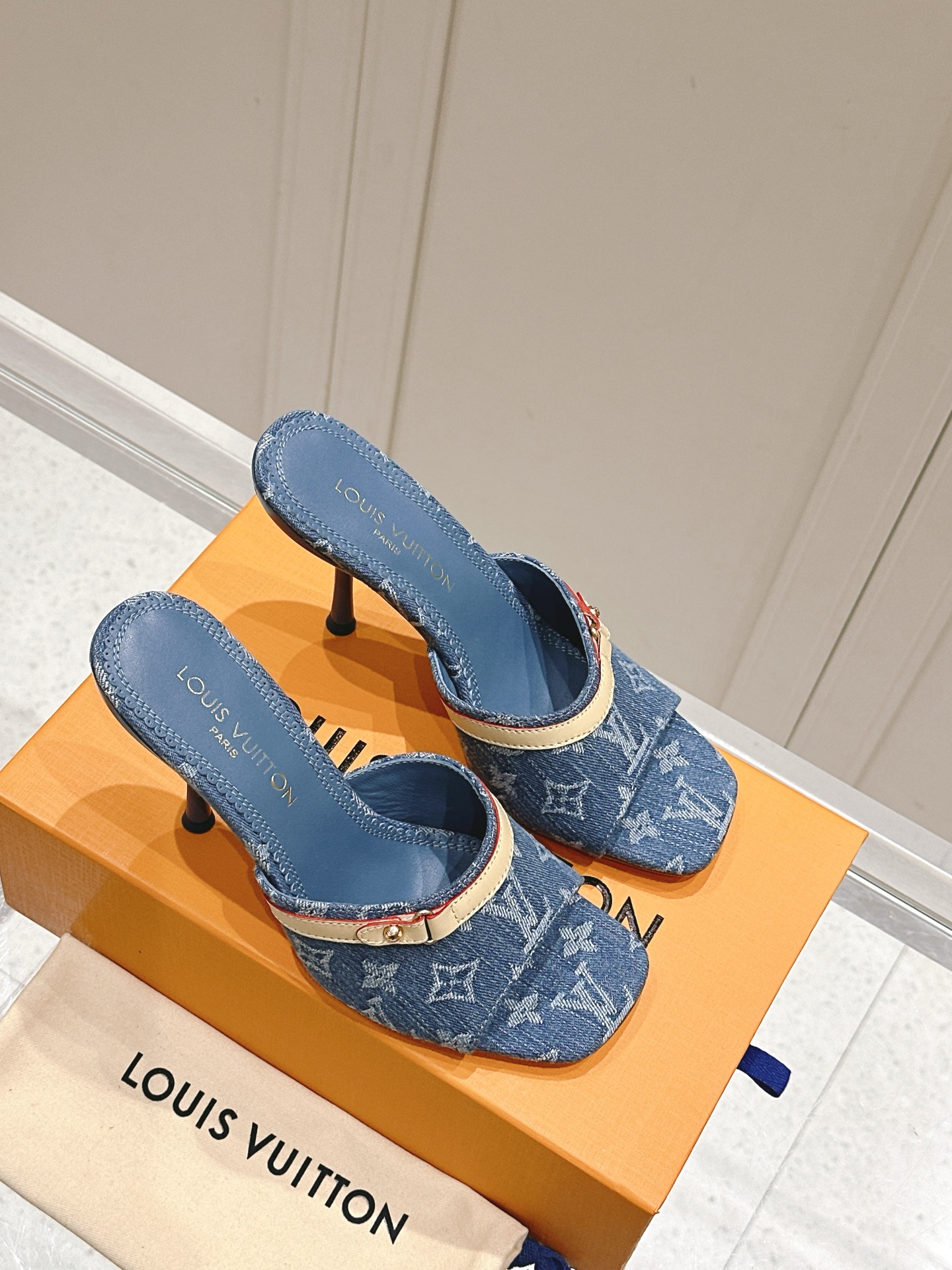 Louis Vuitton Womenâ€™s Blue Monogram Denim Slide Sandals â€“ Flat Open-Toe Canvas Slides with Beige Trim