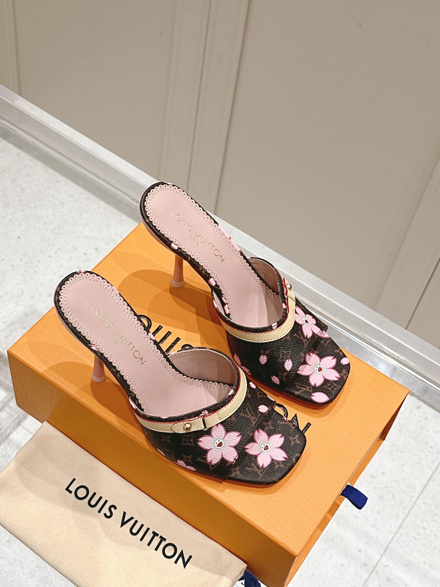Louis Vuitton Womenâ€™s Brown Pink Flower Monogram Slide Sandals