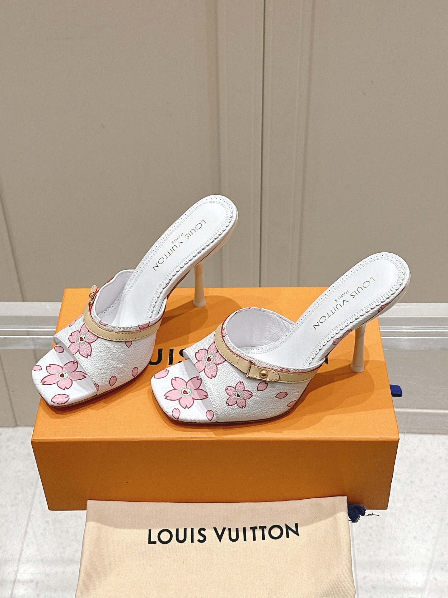 Louis Vuitton Womenâ€™s White Flower Slide Sandals â€“ Monogram Canvas and Leather Trim