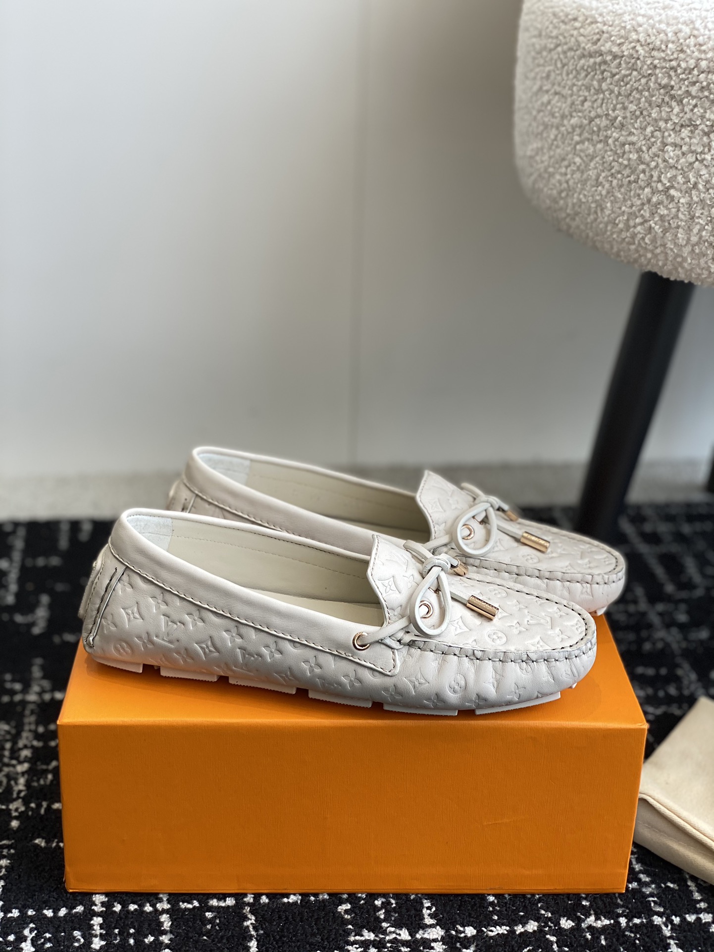 Louis Vuitton Womenâ€™s White Monogram Leather Loafers â€“ Bow Detail Flat Shoes