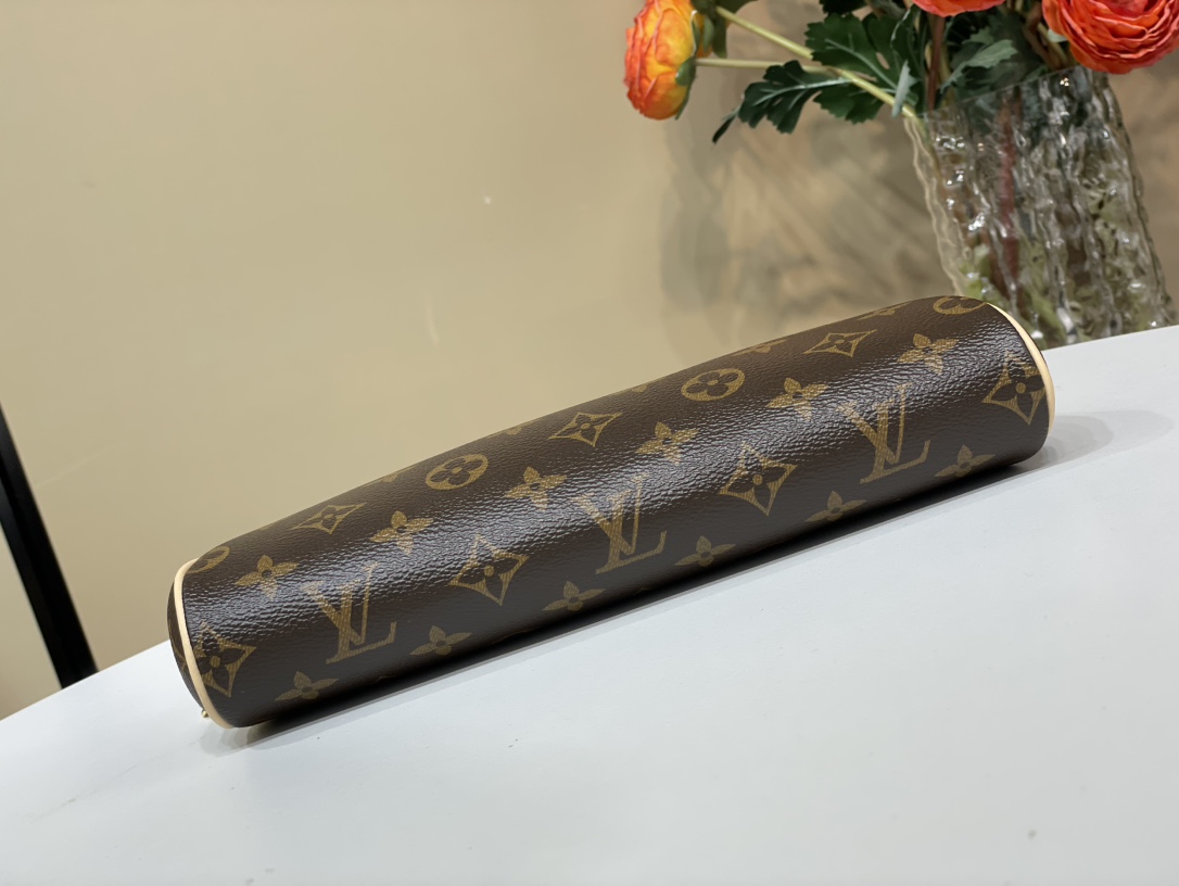 Louis Vuitton Women’s Shoulder Bag Louis Vuitton LV Monogram Canvas Eva Clutch