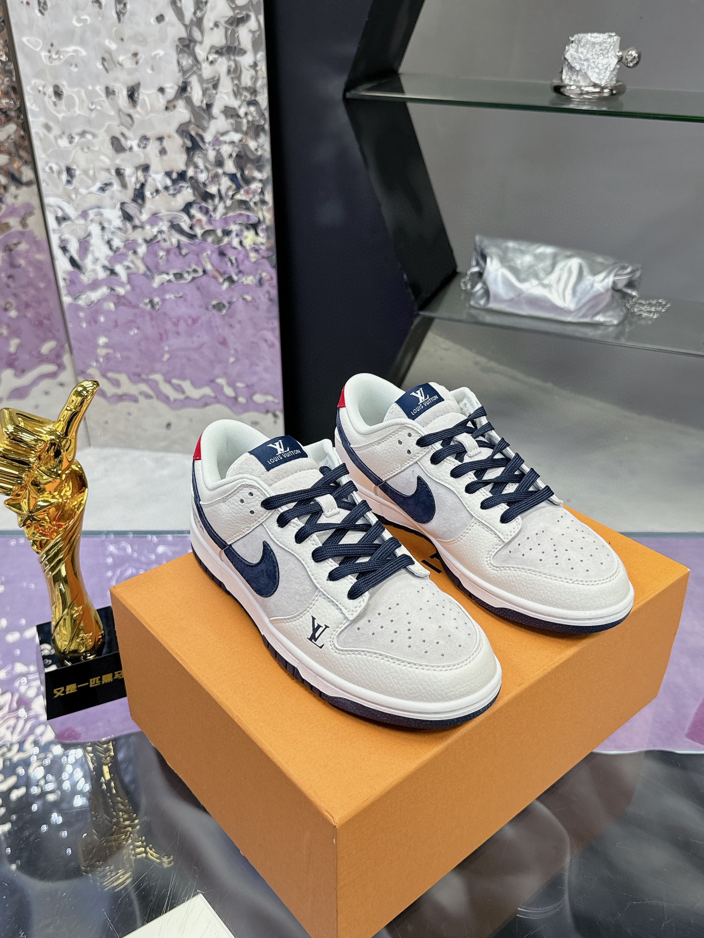 Louis Vuitton x Nike LV Trainer Low White Navy Suede Leather Sneakers