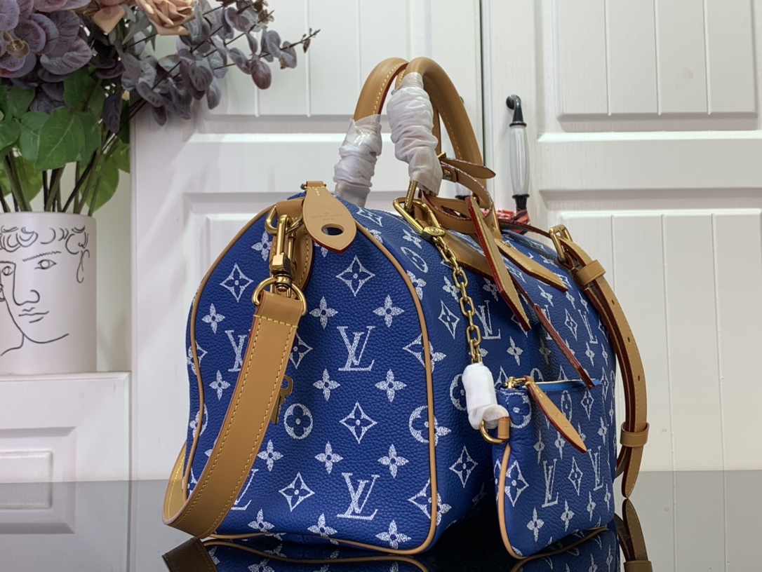 Louis Vuitton x Pharrell Williams Speedy P9 Bandoulière 40 Blue In Hand
