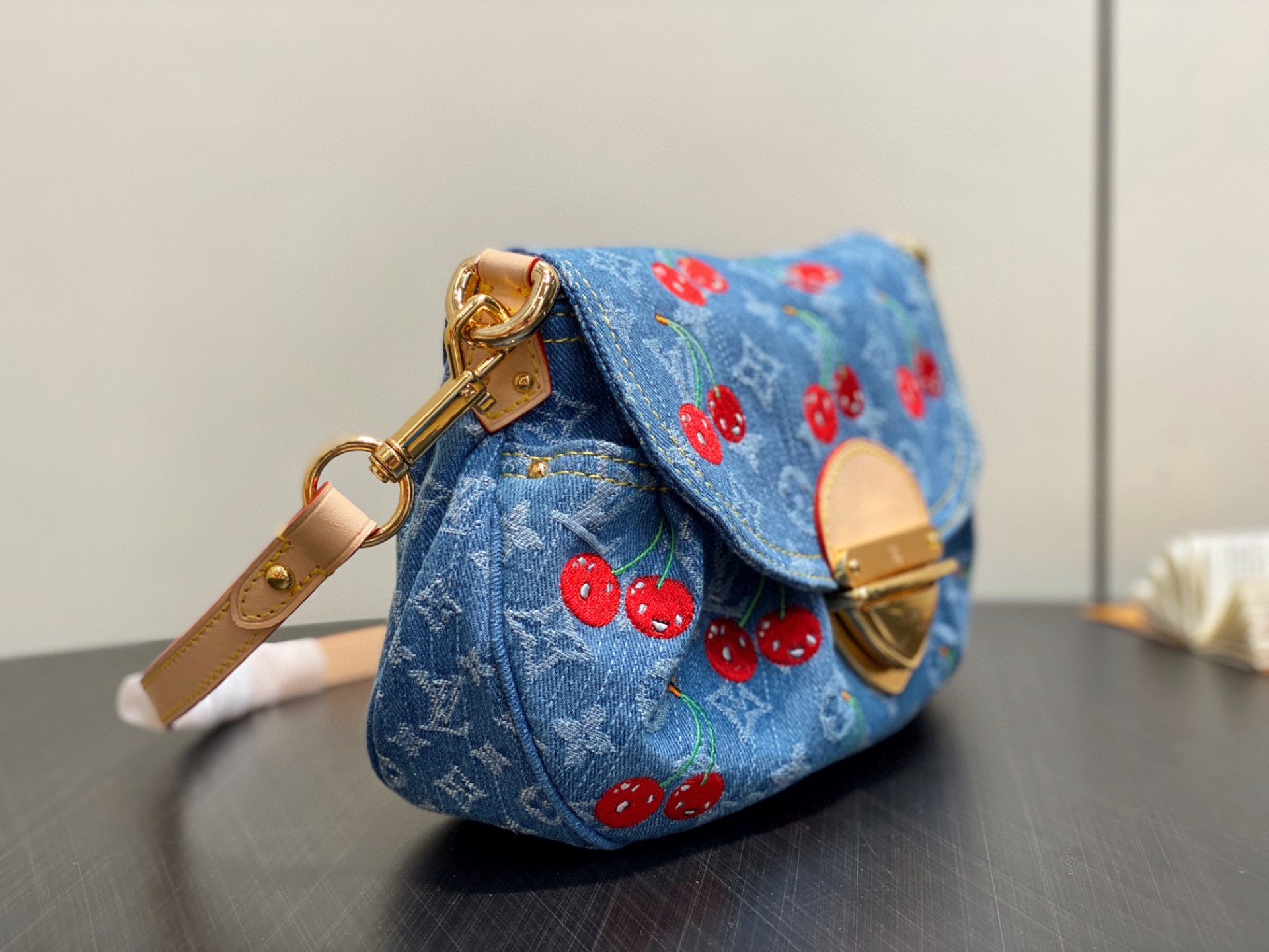 LOUIS VUITTON x Takashi Murakami M13680 Sunset