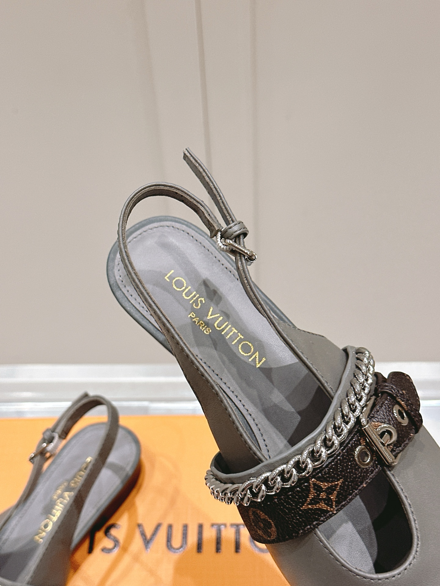 Louis VuittonVibe Slingback Flat Ballerina   Colors Grey