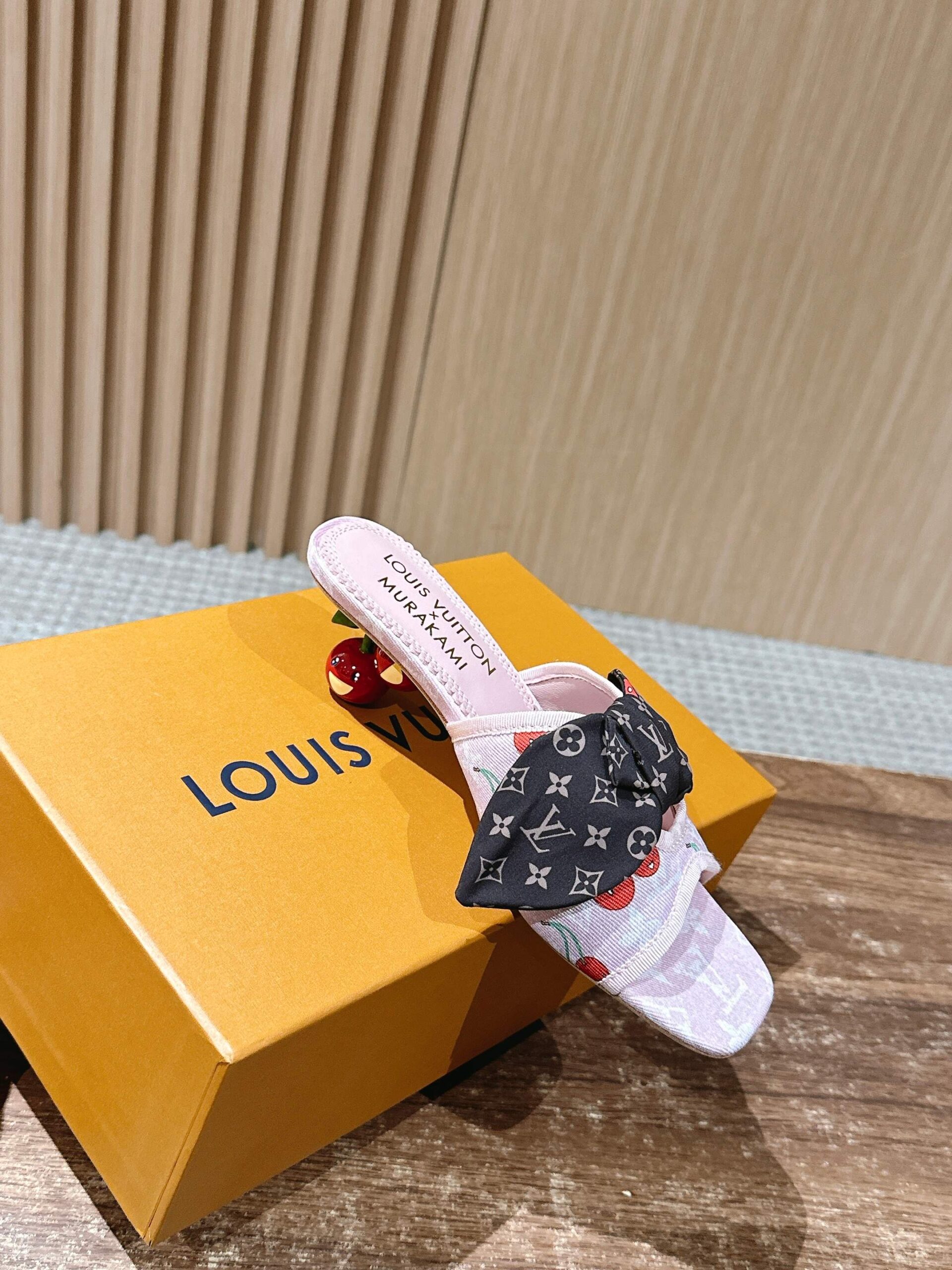 LV CHERRY HIGH HEELS 25S IN PINK CALFSKIN WITH BOW