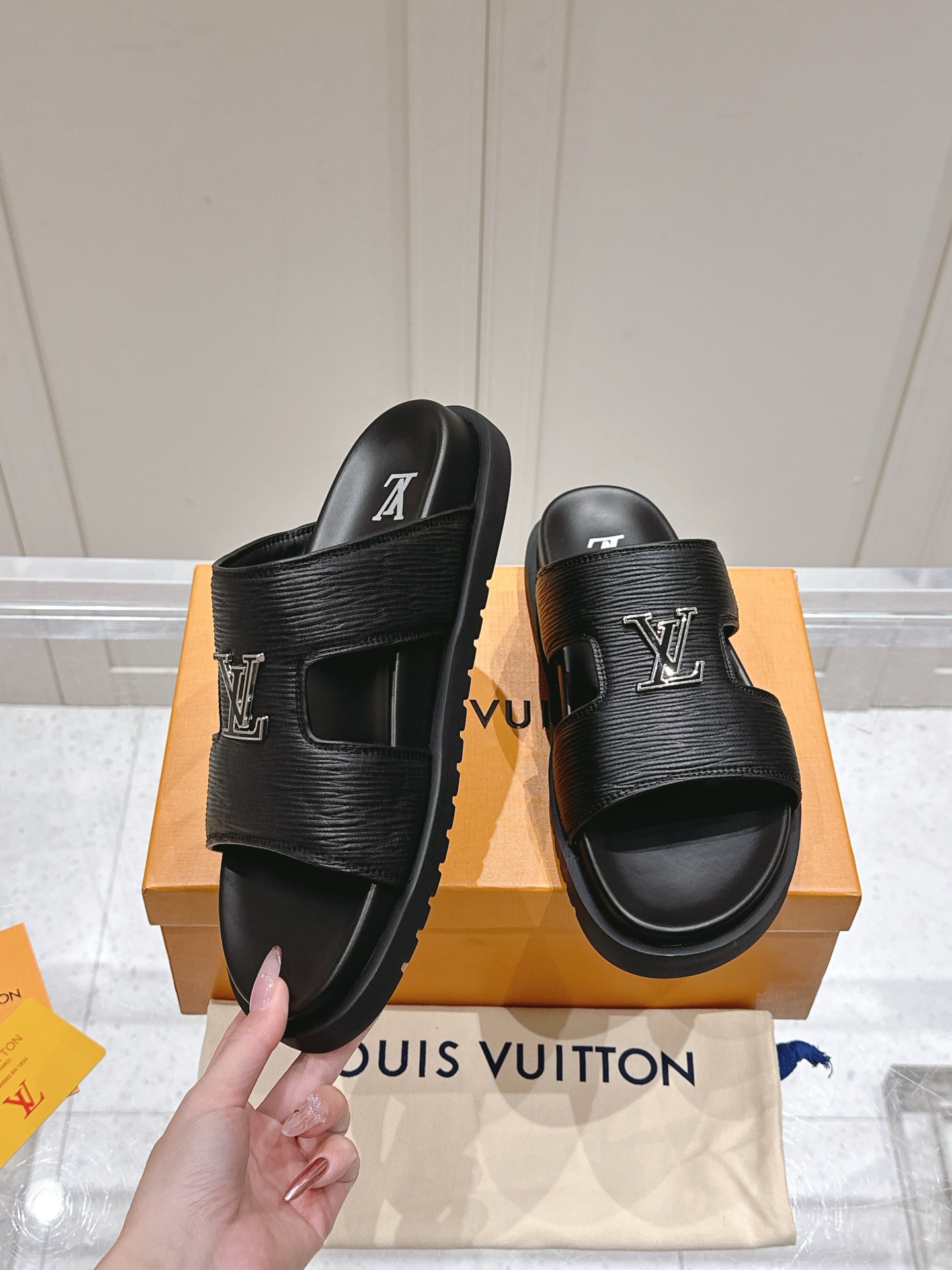 LV Citybreak Mule  Colors Black   Louis vuitton
