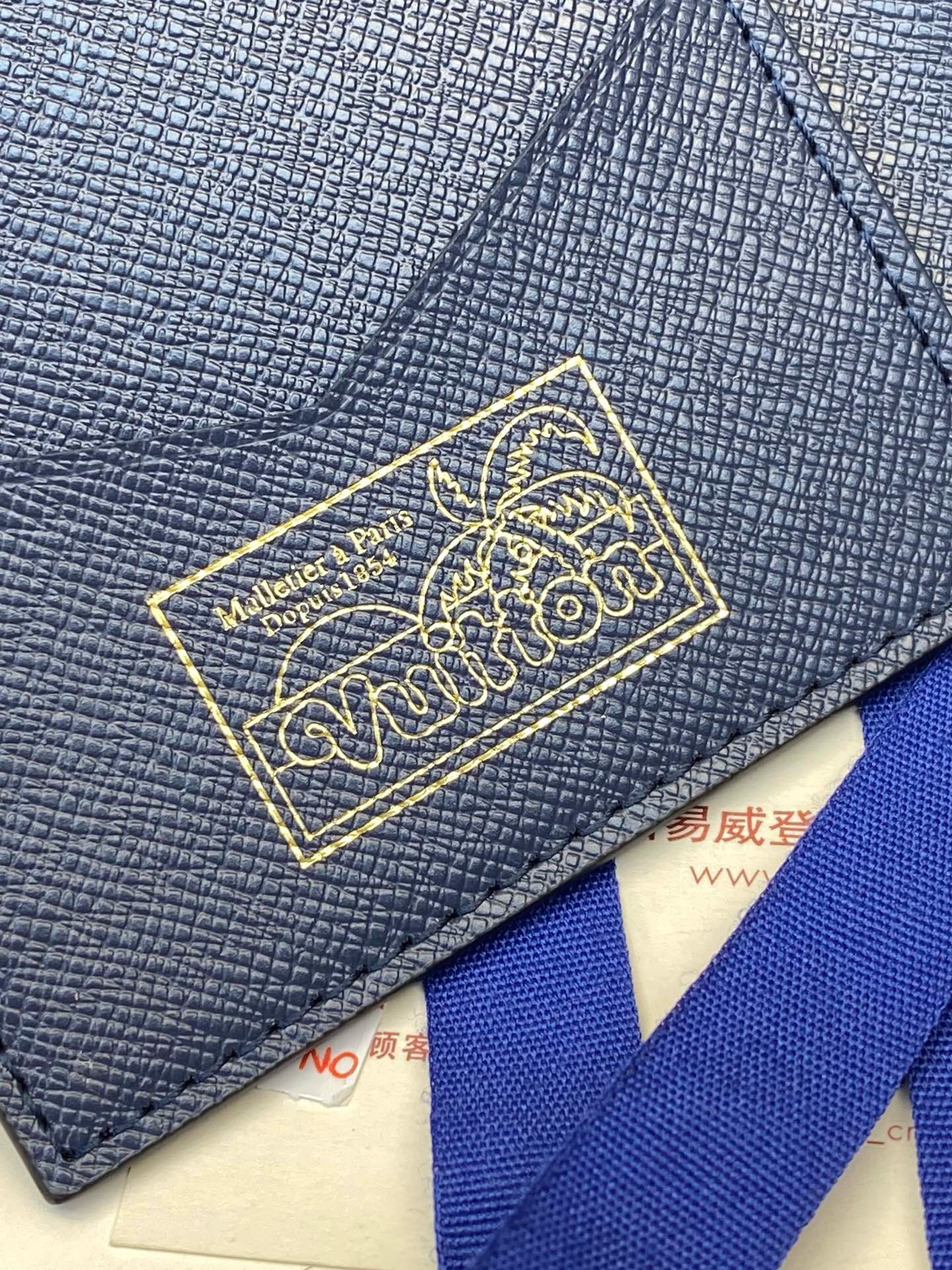 LV Louis Vuitton Passport Case Passport Wallet Wallet
