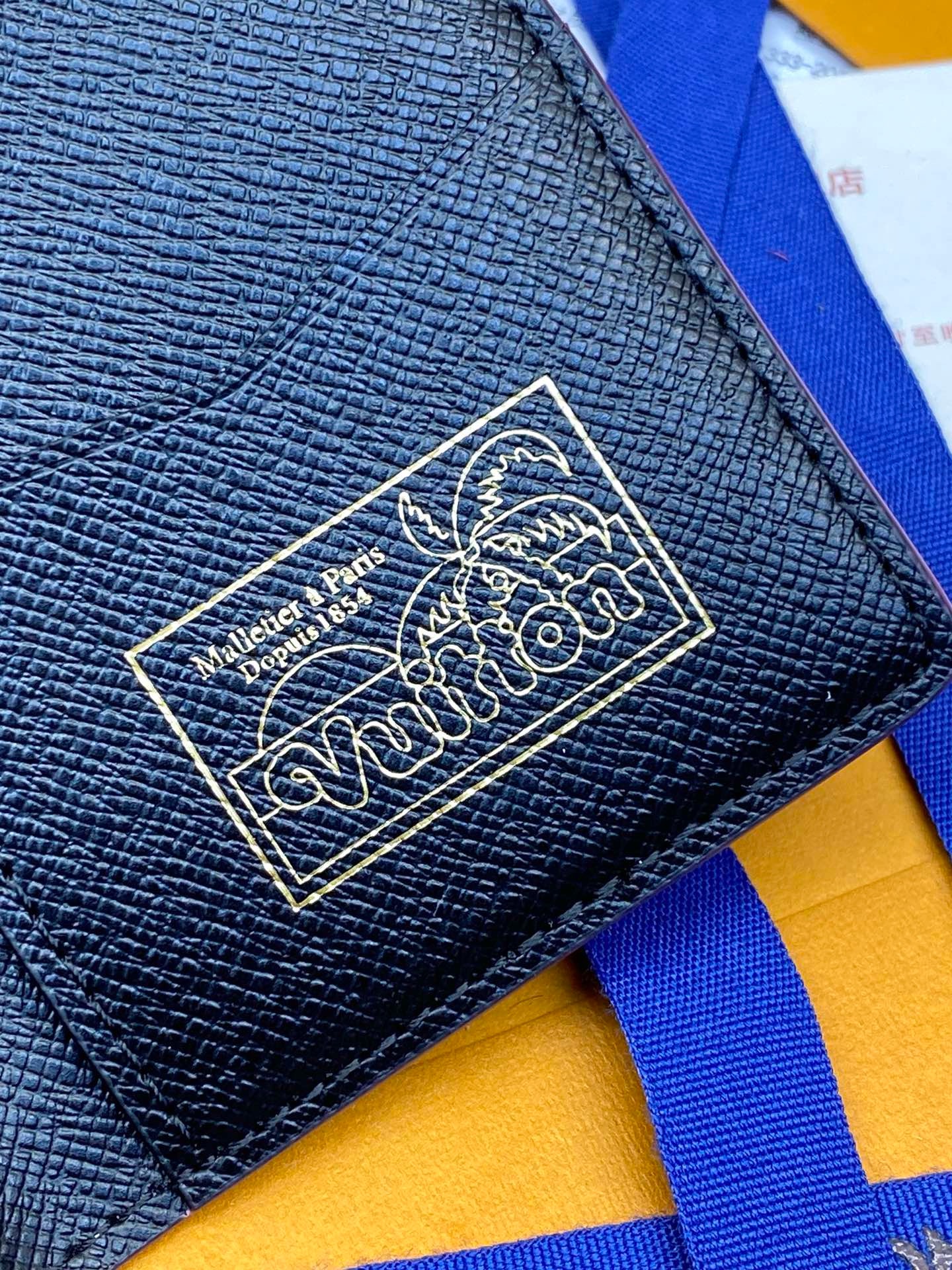 LV Men’s Small Wallet Pocket Organizer