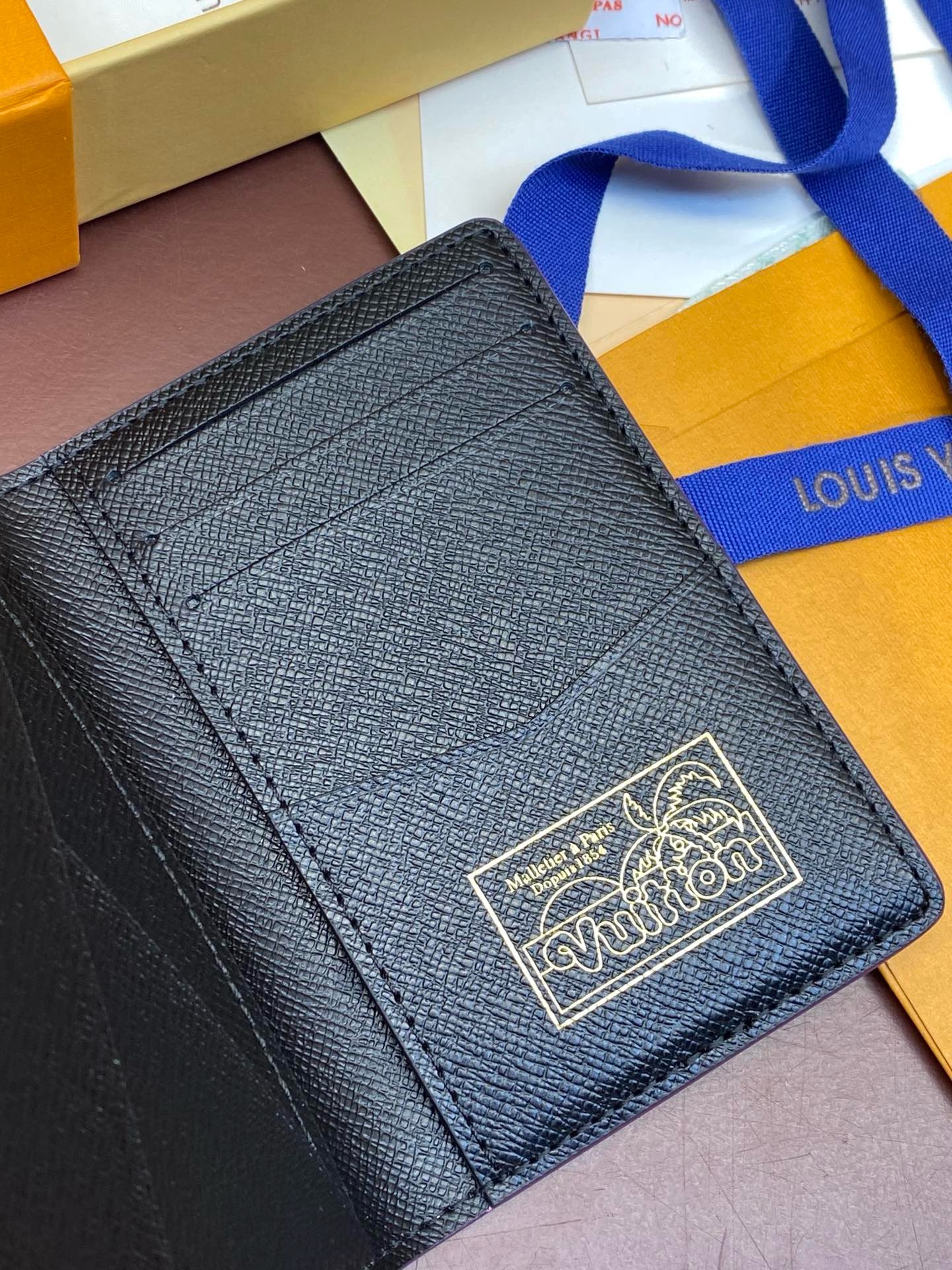 LV Men’s Small Wallet Pocket Organizer