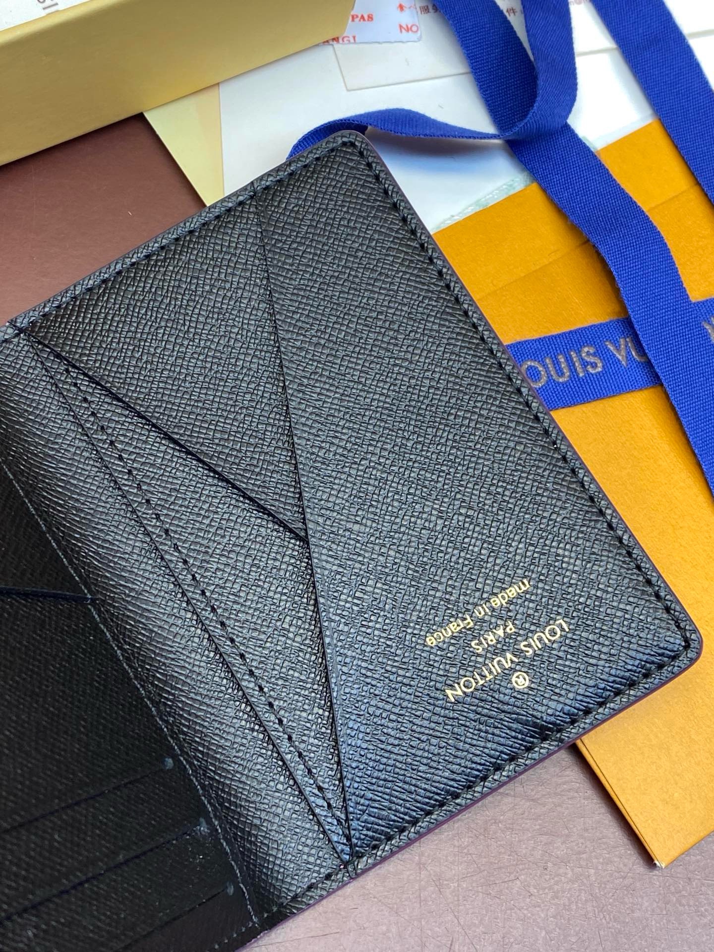 LV Men’s Small Wallet Pocket Organizer