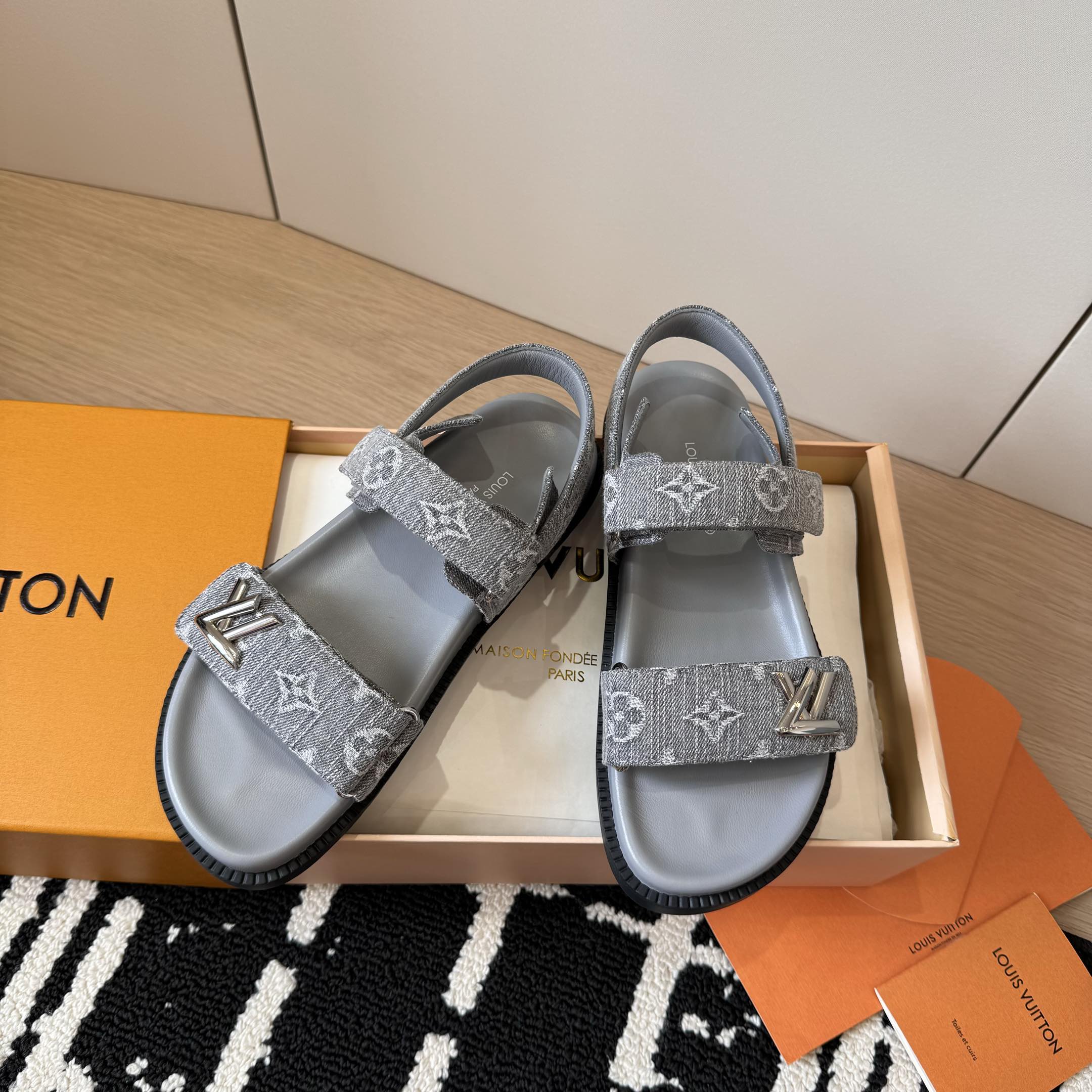 LV Sunset Flat Comfort Sandal  Colors Grey Louis Vuitton
