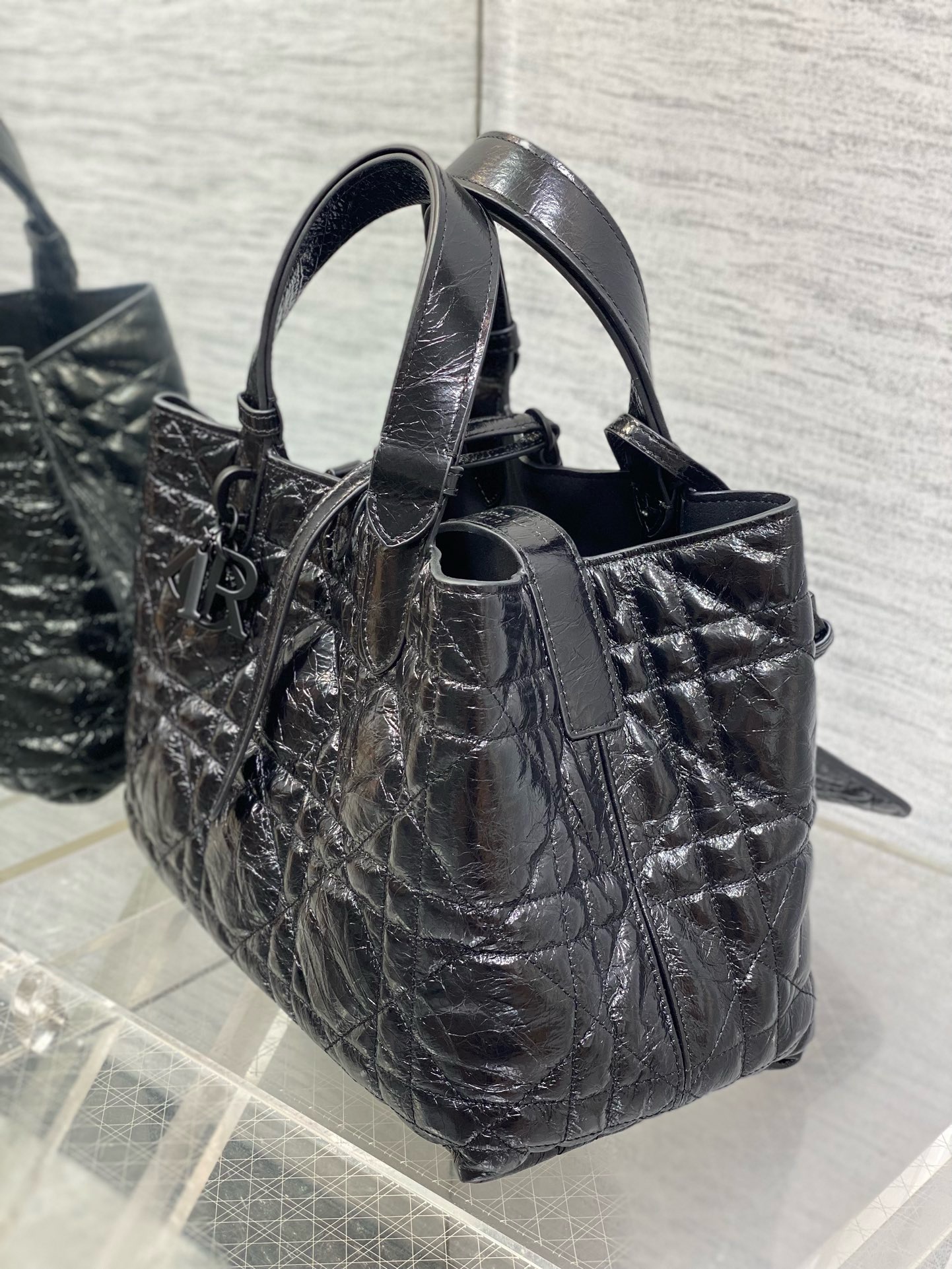 Medium Dior Toujours Bag Black Macrocannage Crinkled Calfskin | DIOR