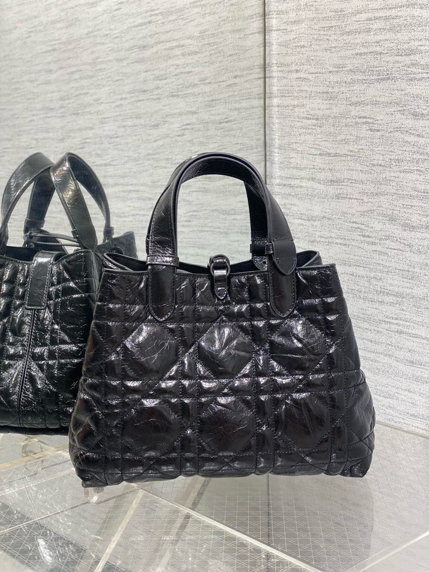 Medium Dior Toujours Bag Black Macrocannage Crinkled Calfskin | DIOR