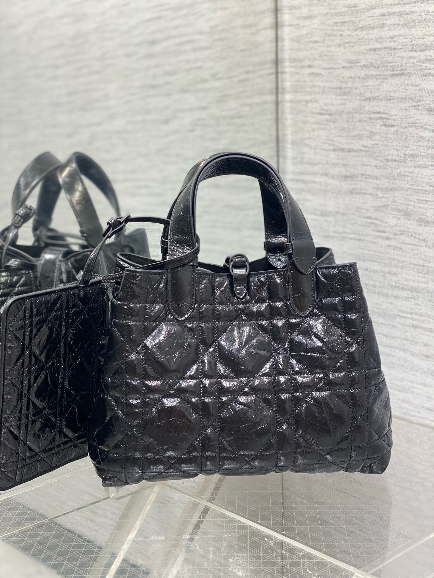 Medium Dior Toujours Bag Black Macrocannage Crinkled Calfskin | DIOR