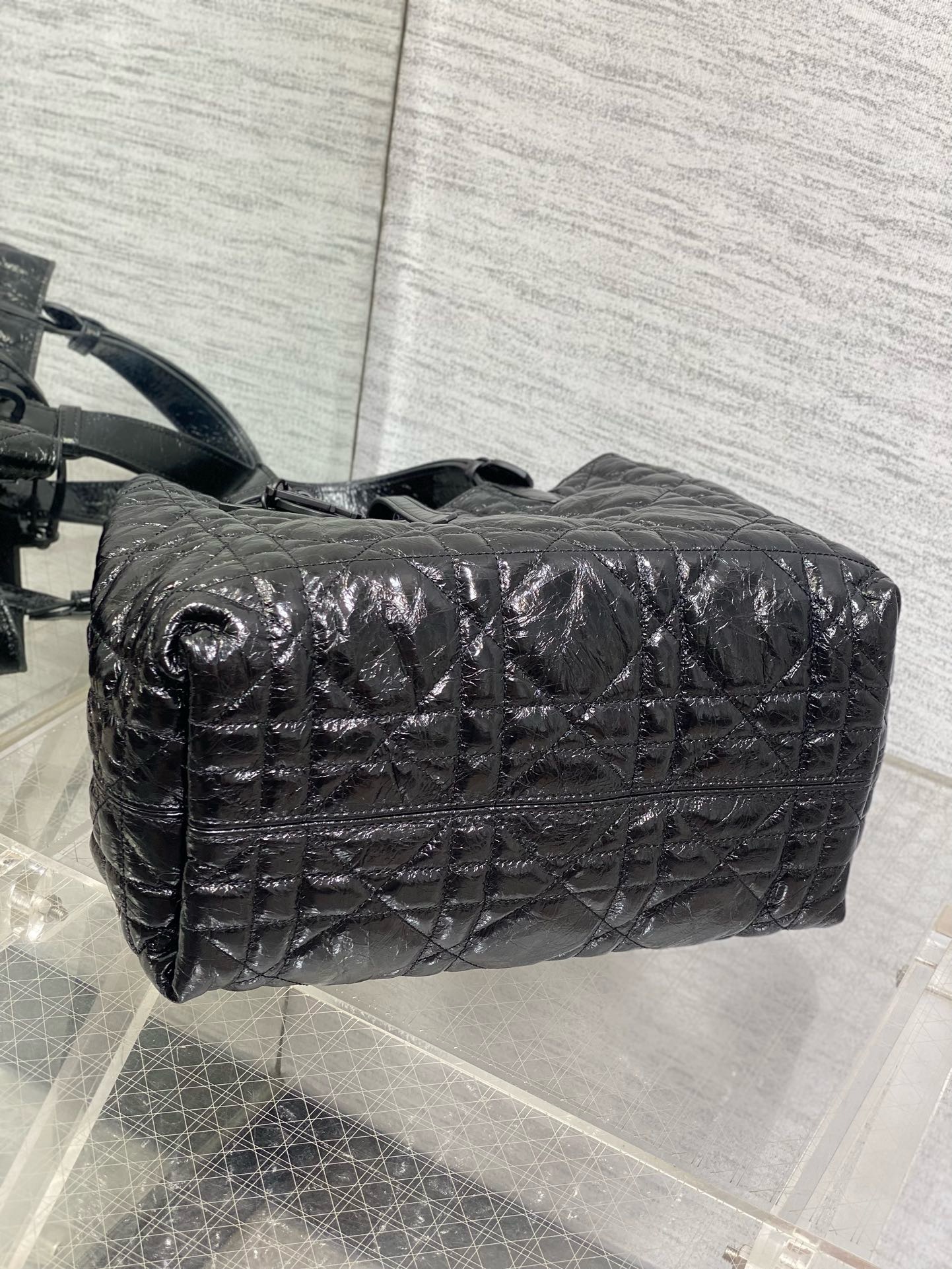 Medium Dior Toujours Bag Black Macrocannage Crinkled Calfskin | DIOR