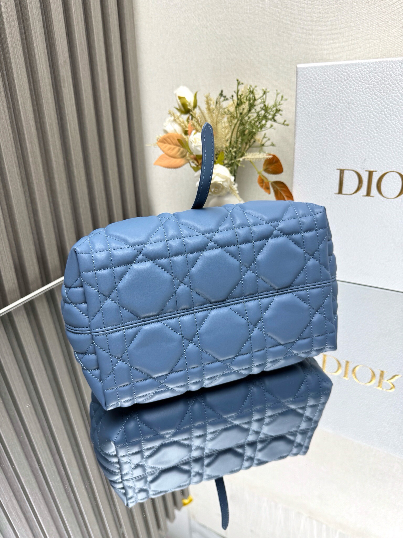 Medium Dior Toujours Bag Dusty Ivory Macrocannage Calfskin | DIOR