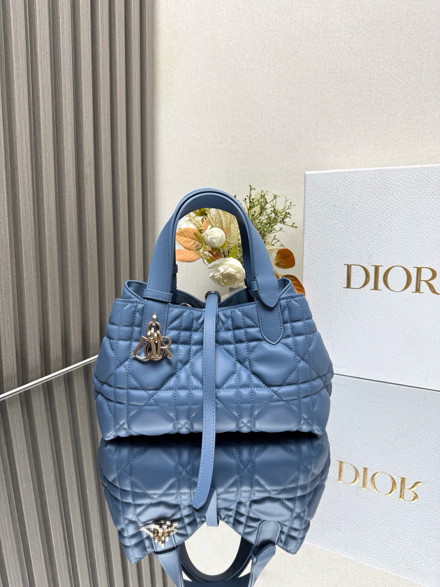 Medium Dior Toujours Bag Dusty Ivory Macrocannage Calfskin | DIOR