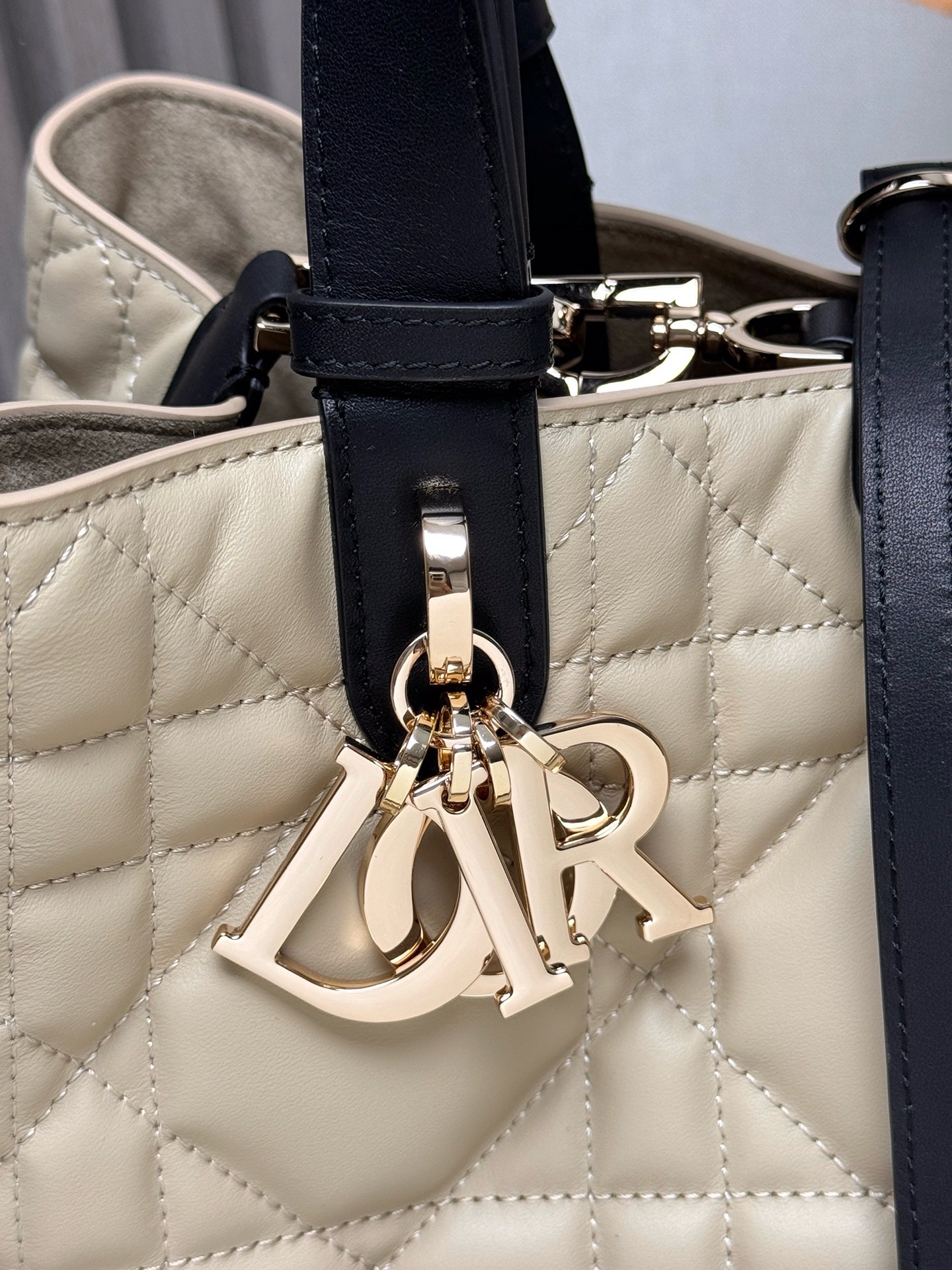 Medium Dior Toujours Bag Rope Beige and Black Macrocannage Calfskin | DIOR