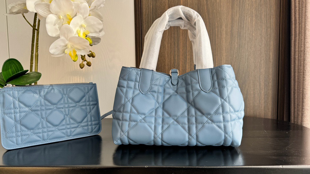 Medium Dior Toujours Bag Stone Blue Macrocannage Calfskin | DIOR
