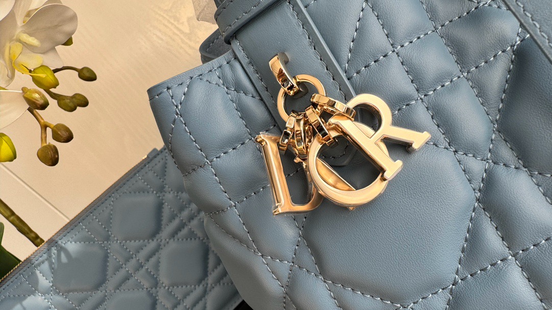 Medium Dior Toujours Bag Stone Blue Macrocannage Calfskin | DIOR