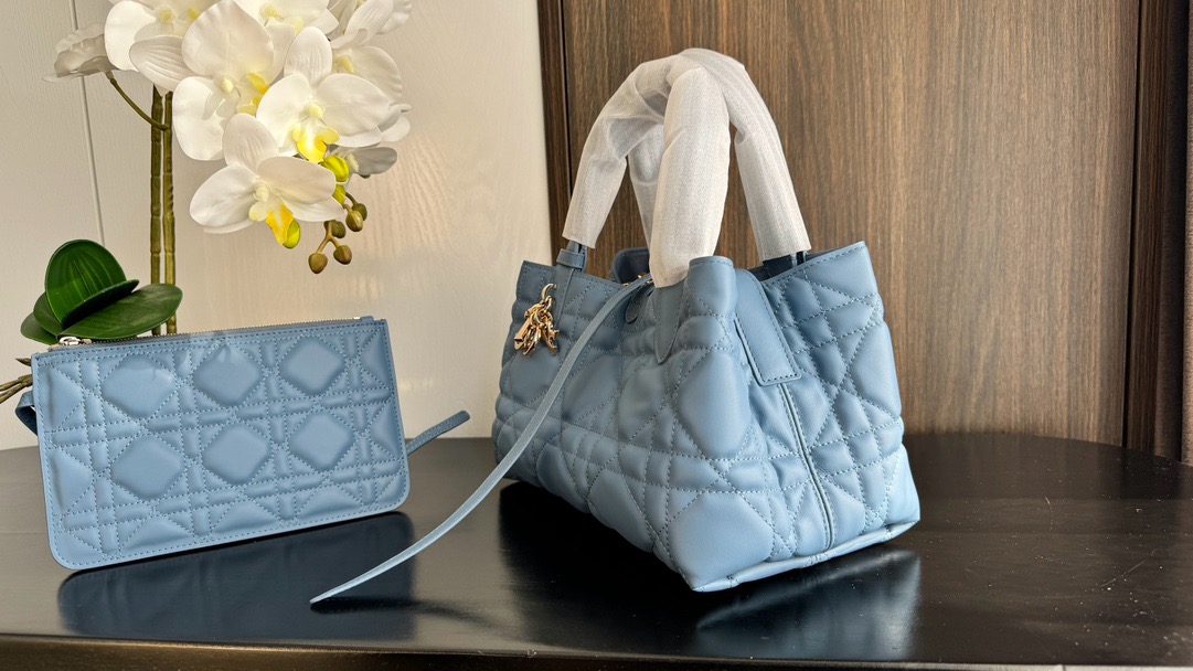 Medium Dior Toujours Bag Stone Blue Macrocannage Calfskin | DIOR