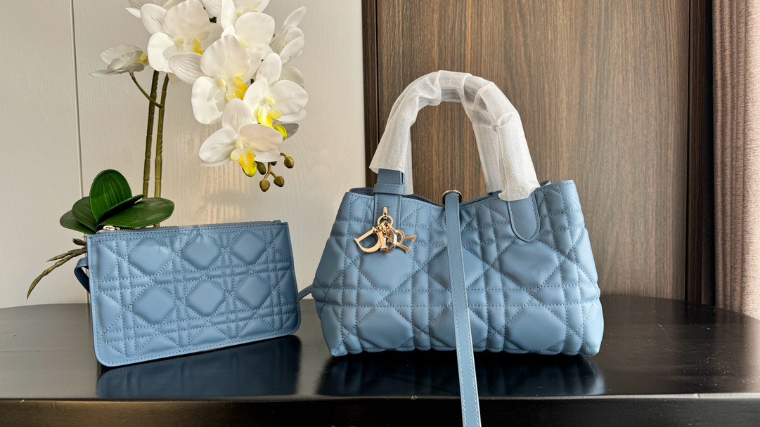 Medium Dior Toujours Bag Stone Blue Macrocannage Calfskin | DIOR