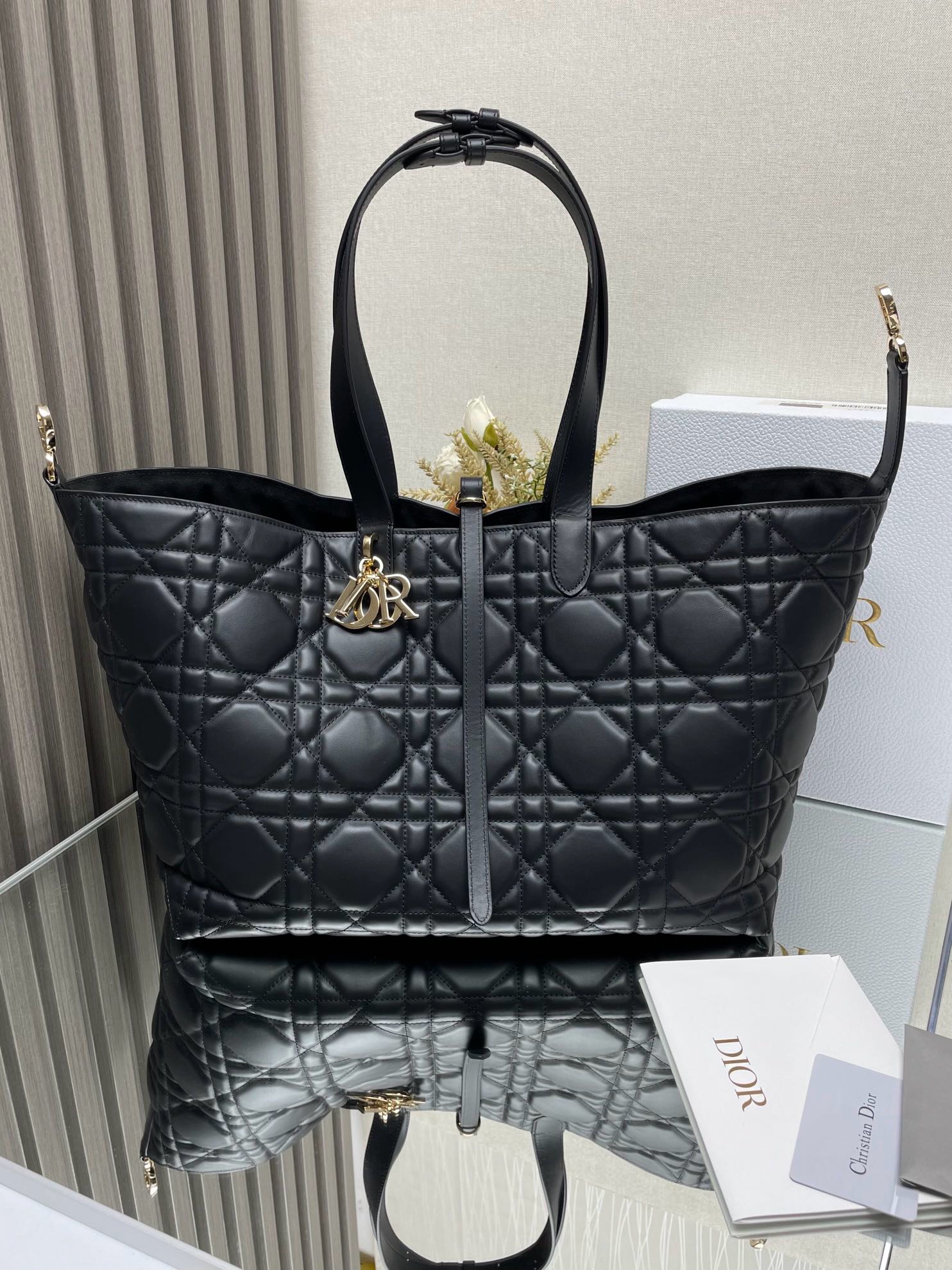Medium DiorTravel Nomad Pouch Latte Macrocannage Calfskin | DIOR