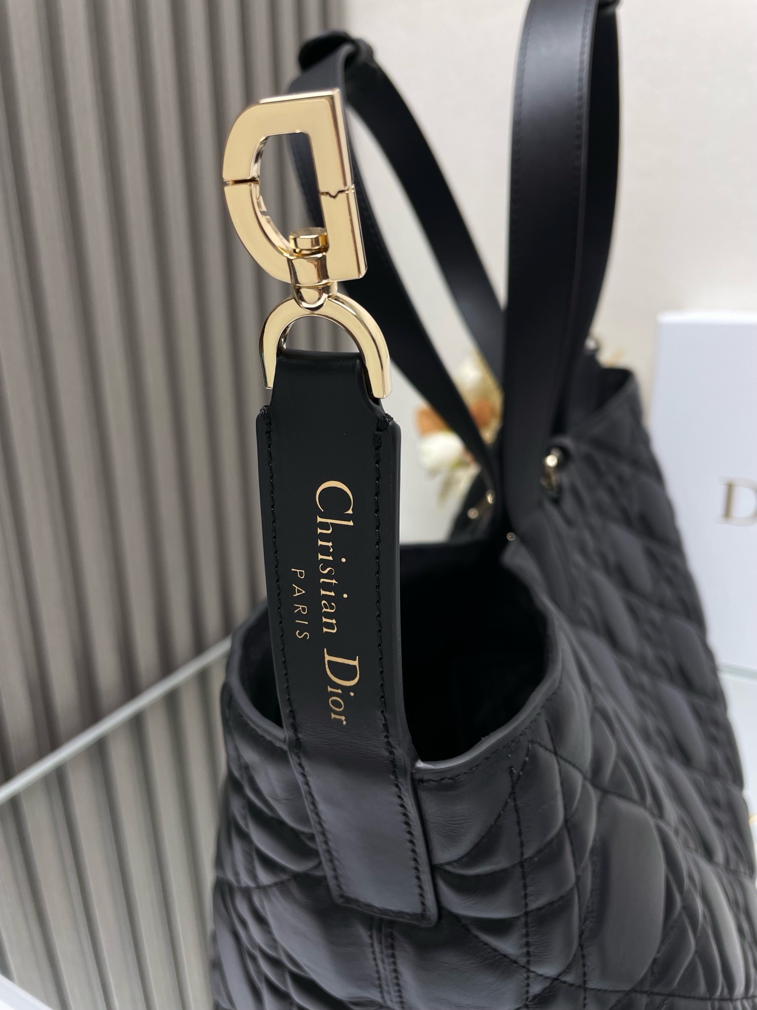 Medium DiorTravel Nomad Pouch Latte Macrocannage Calfskin | DIOR