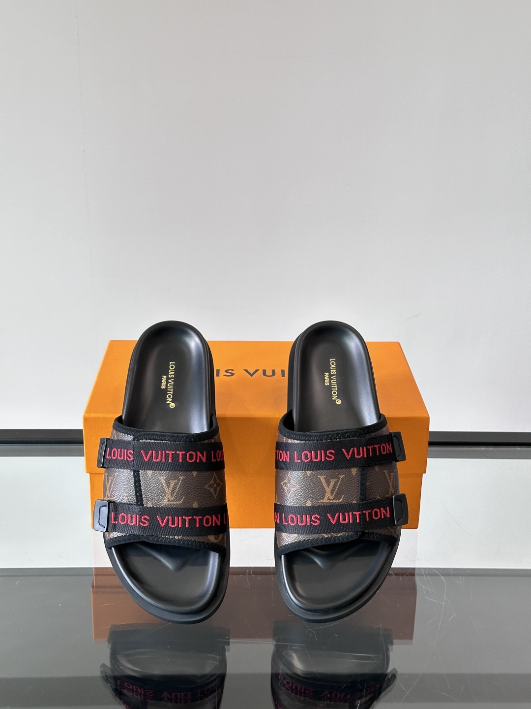 LV Monogram Black Pool Slides - Logo Strap