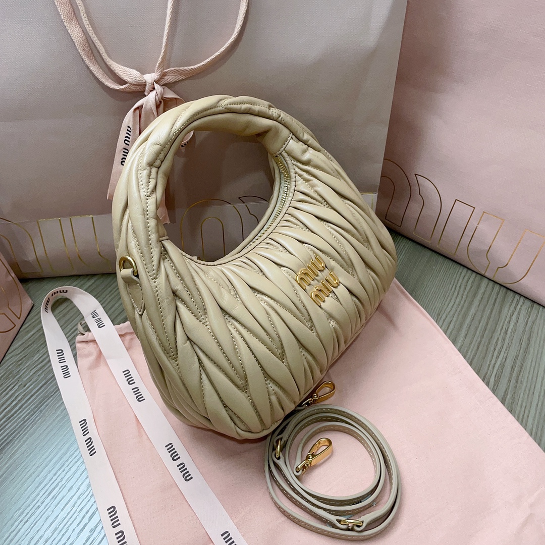 MiMIU MIU Nappa Matelasse Small Wander Hobo White 1664224