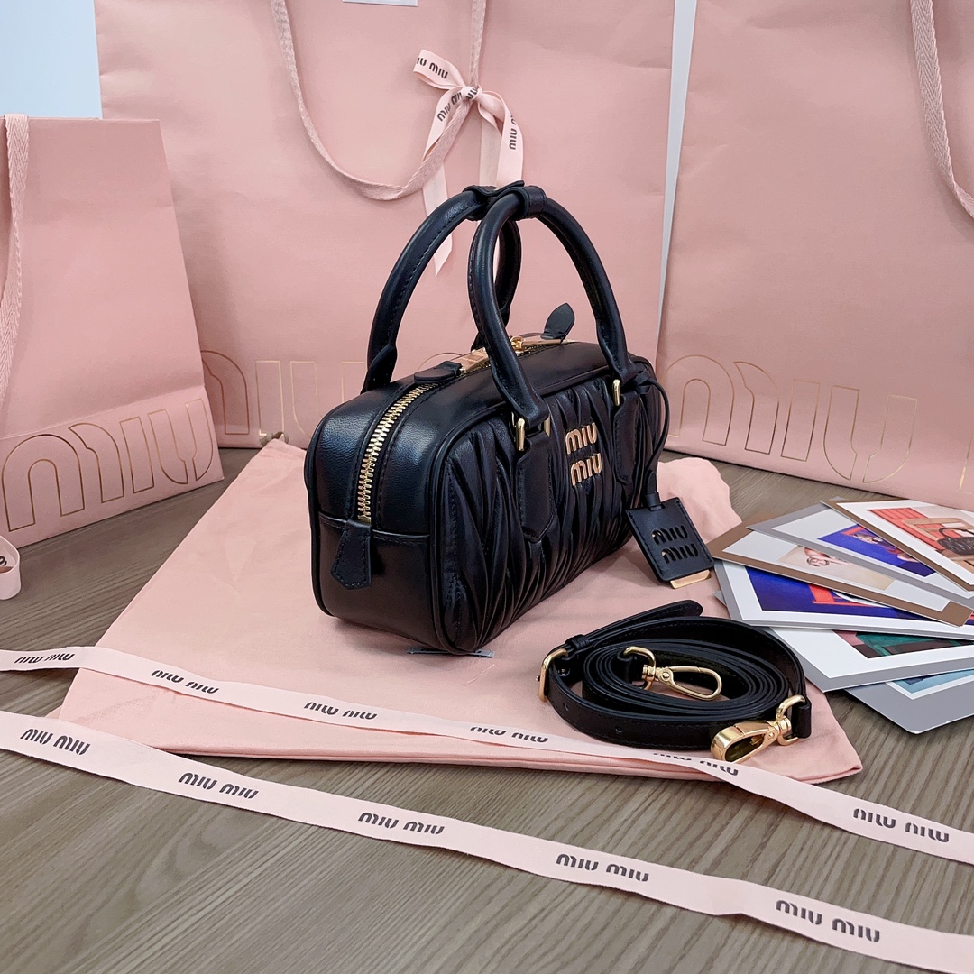 MIU MIU - Arcadie Leather Top Handle Bag |black