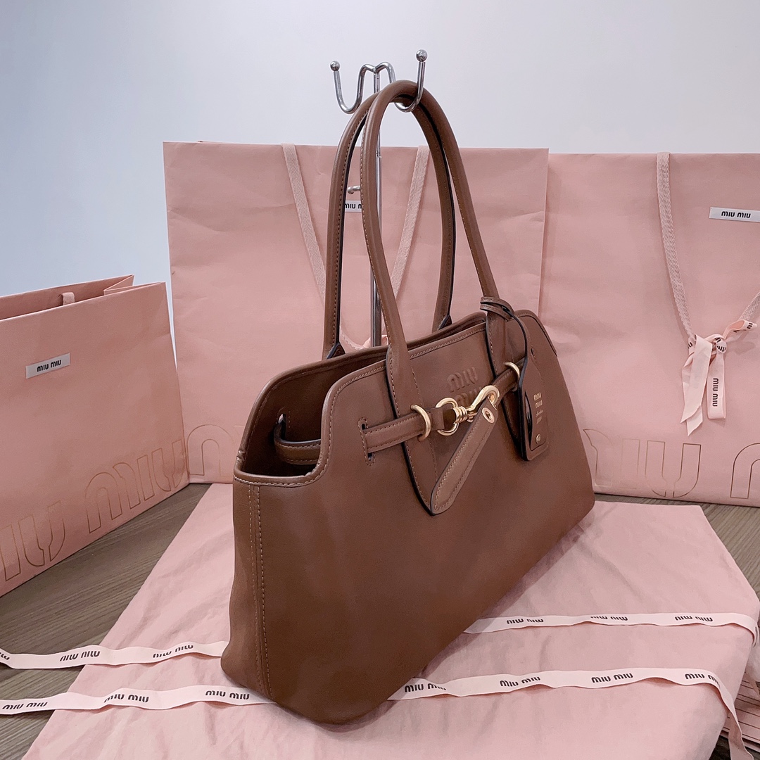 Miu Miu Aventure Large leather tote bag in brown - Miu Miu