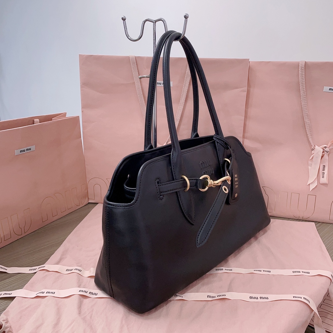 Miu Miu Aventure Leather Tote Bag | Black  Miu Miu 00029