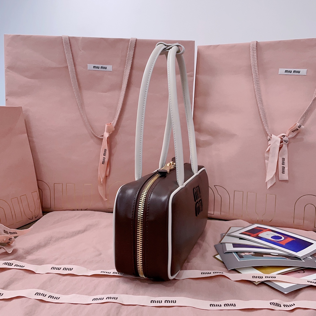 Miu Miu  Beau leather handbag Miu Miu Brown in Leather - 53437965