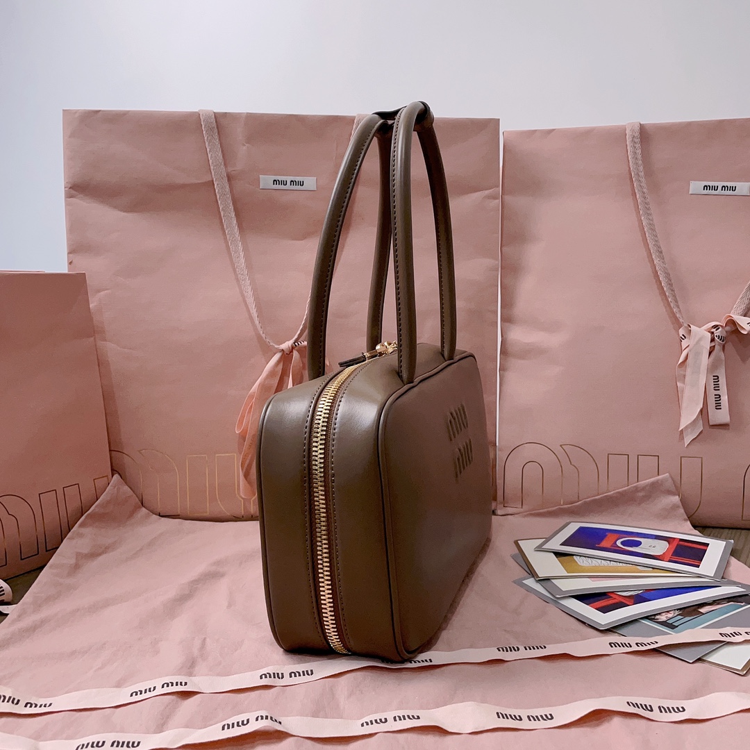 Miu Miu Beau Leather top-handle Bag | BROWN
