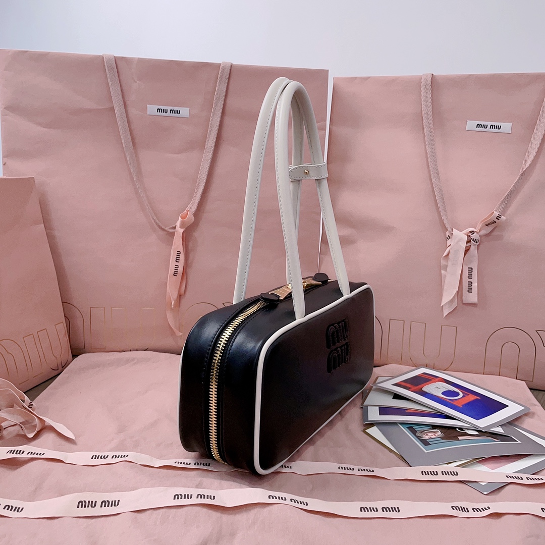 Miu Miu Beau Leather Tote Bag In Black | Miu Miu  00969