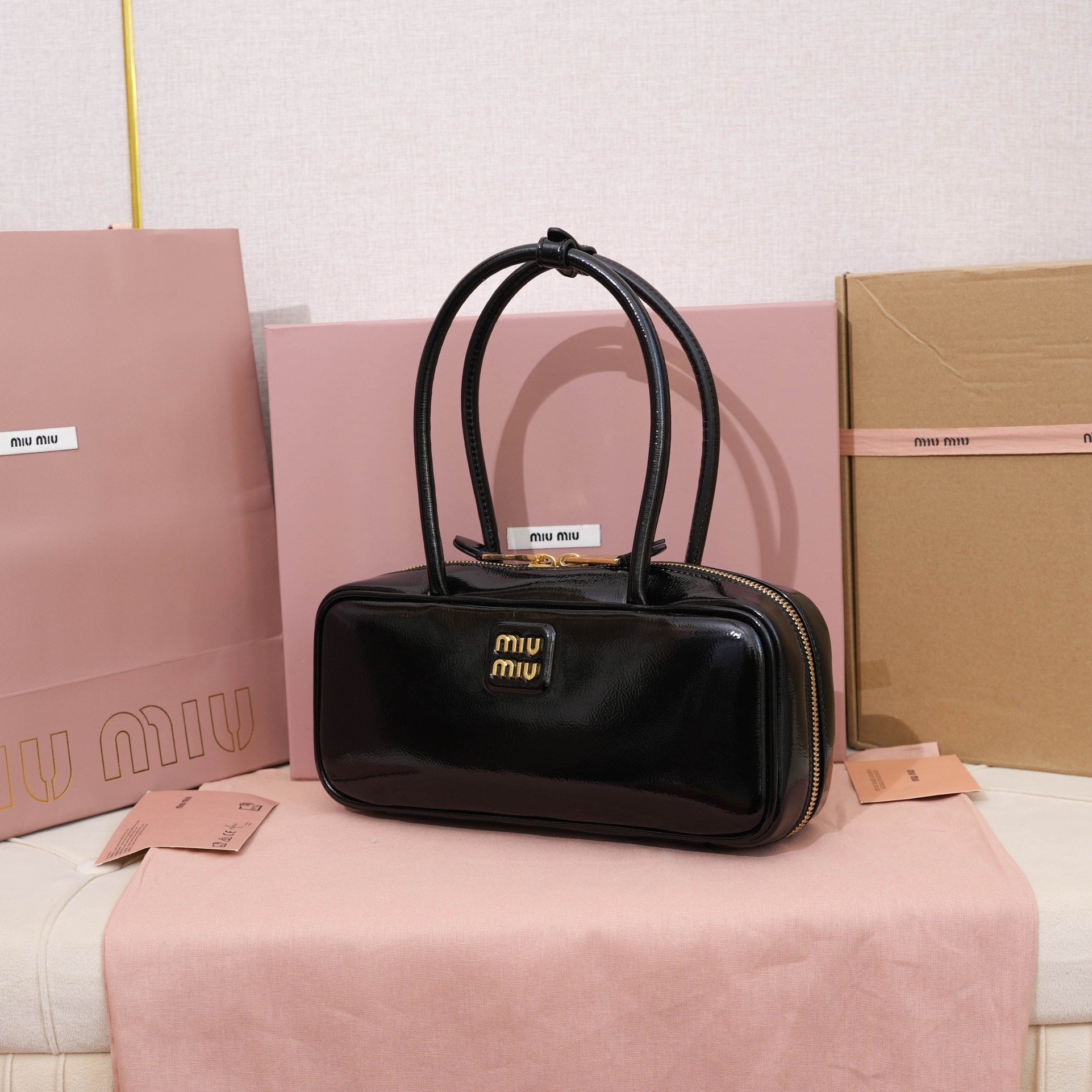 Miu Miu Beau Naplak Patent Shoulder Bag in Black