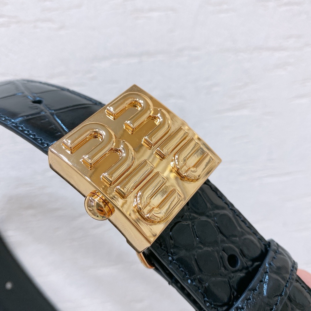 MIU MIU  belt* crocodile pattern strap 3.8cm wide