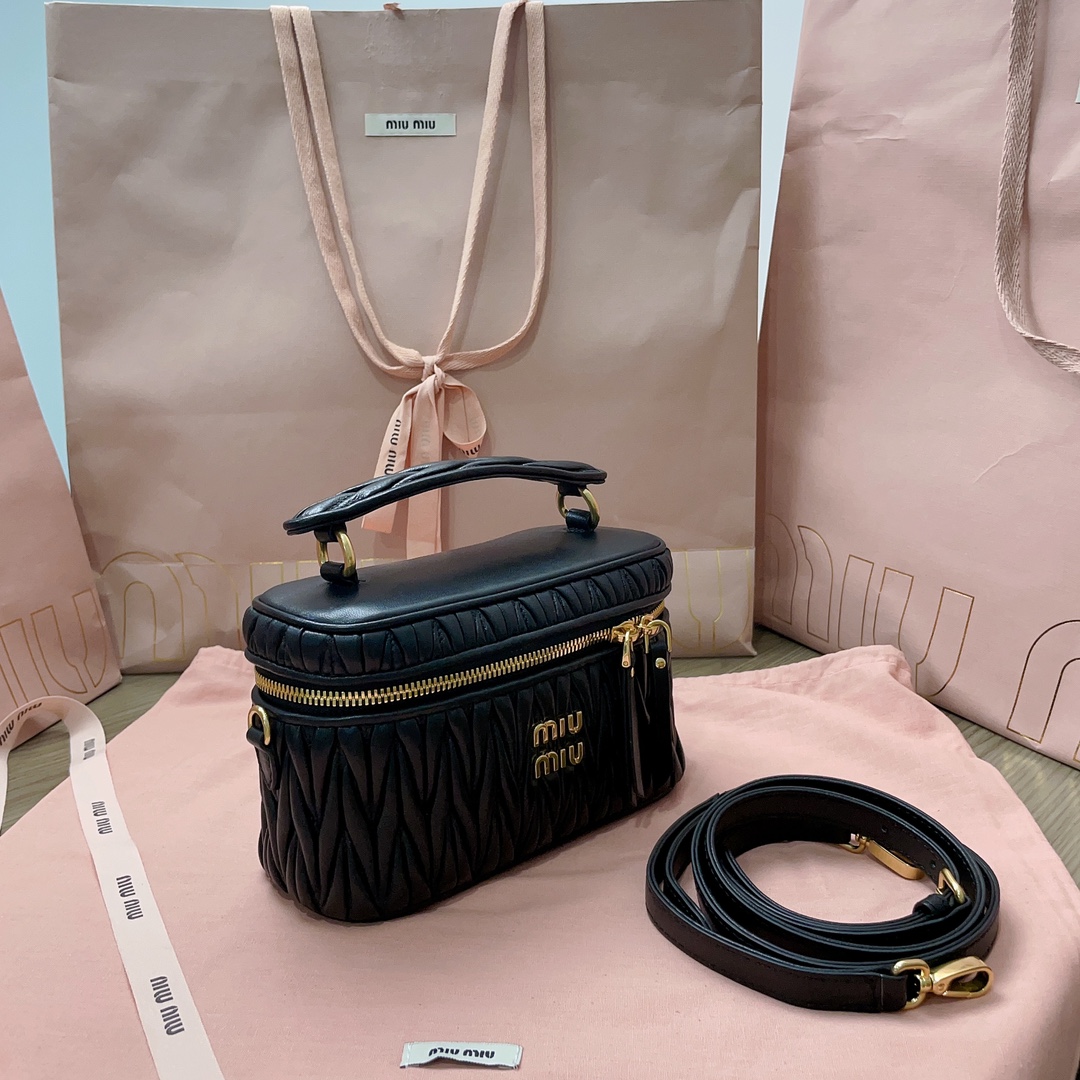 Miu Miu Black Matelassé Nappa Leather Shoulder Bag | Miu Miu