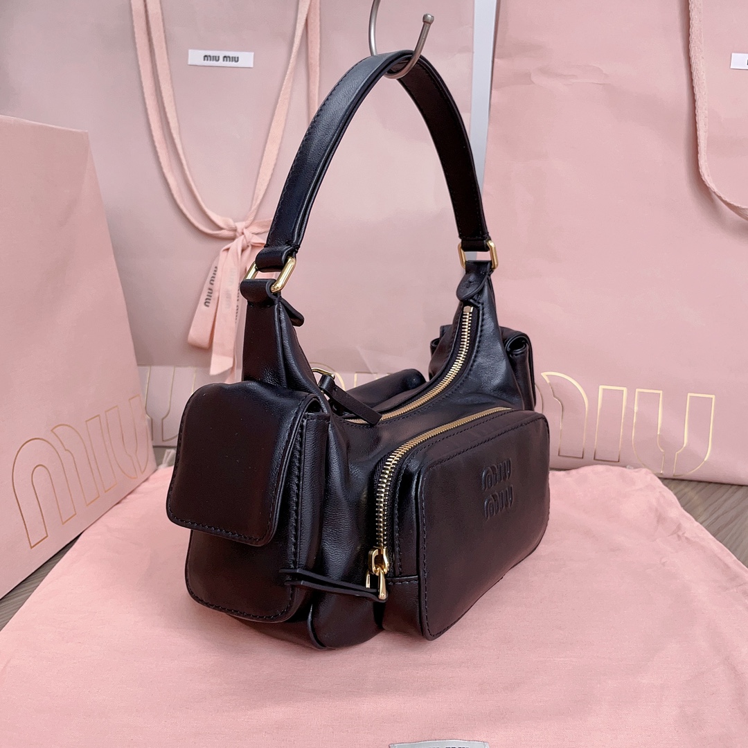 Miu Miu Black Pocket Leather Bag | Miu Miu