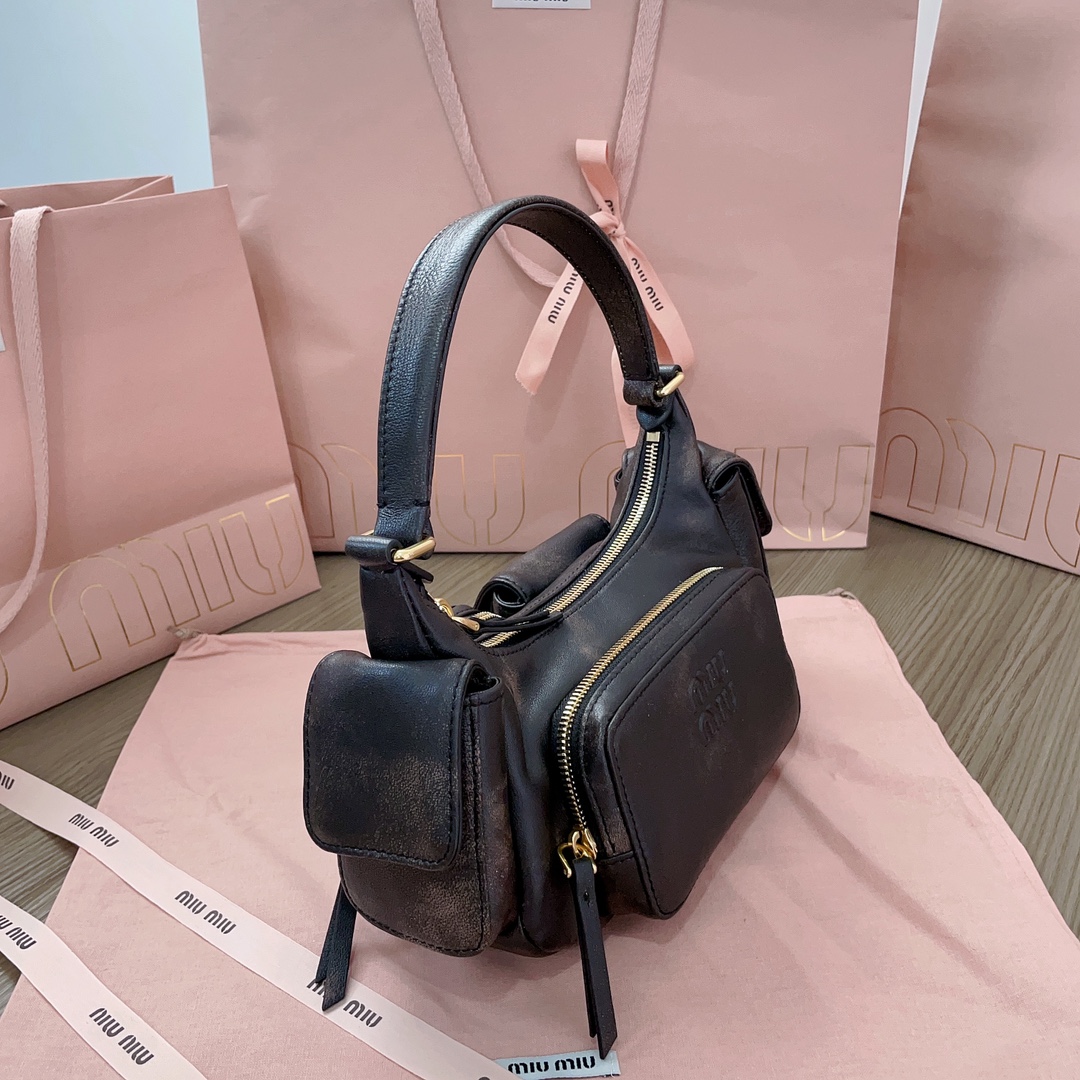 Miu Miu Black Pocket Leather Bag | Miu Miu