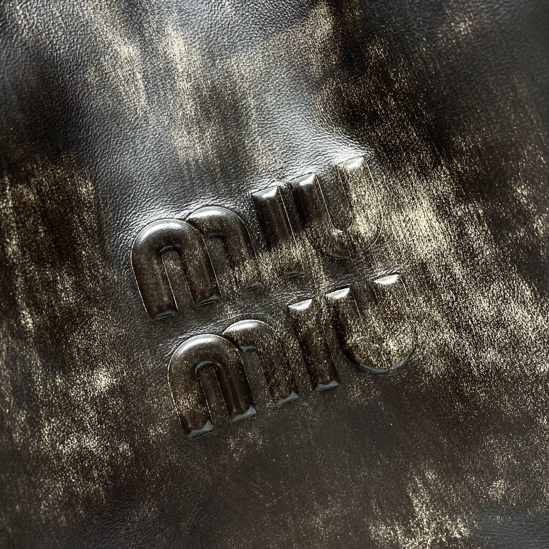 Miu Miu Bolso Hobo De Napa Con Logo Arena/café | Miu Miu