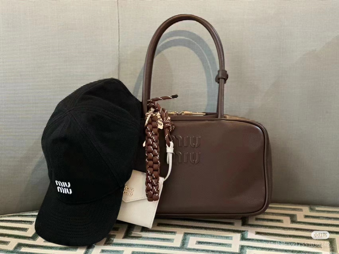 Miu Miu Briarwood Leather Beau Bag | Miu Miu