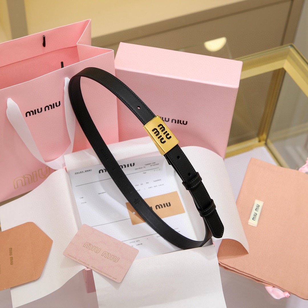 MIU MIU Classic Leather Belt