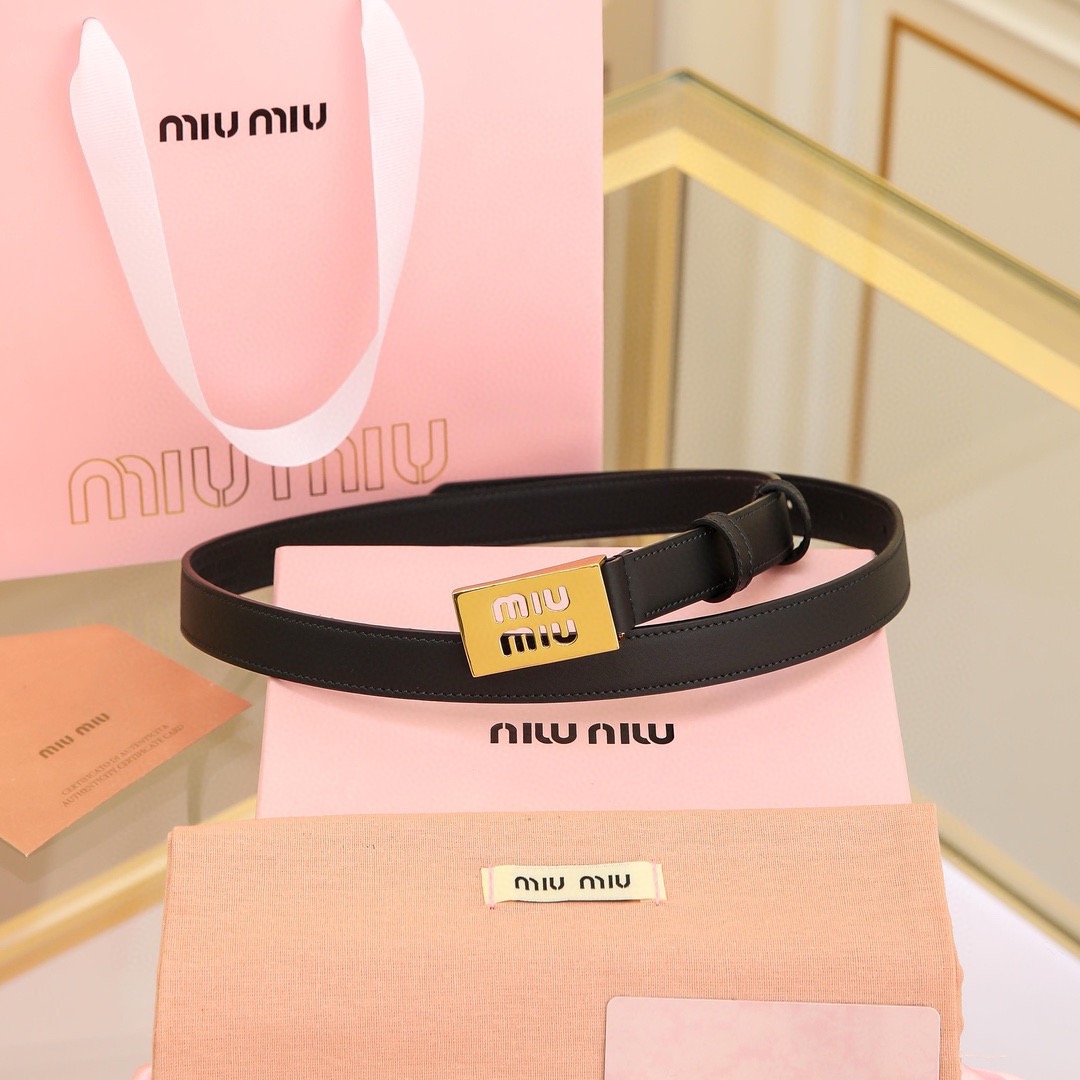 MIU MIU Classic Leather Belt