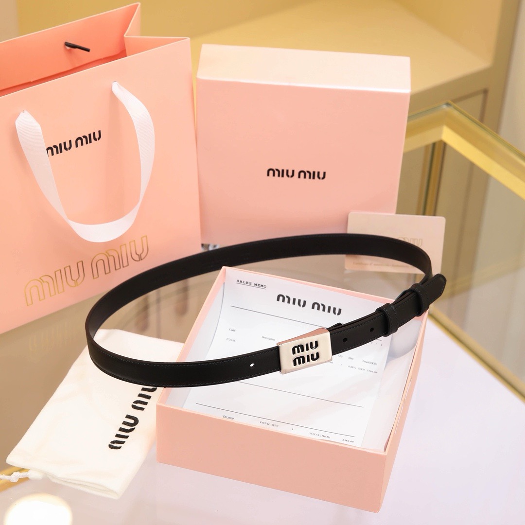 MIU MIU Classic Leather Belt- sliver black