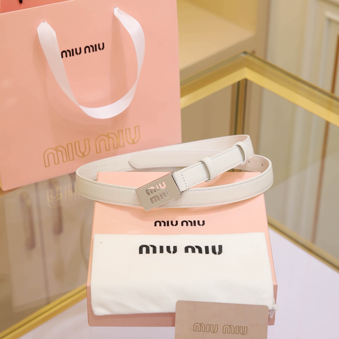 MIU MIU Classic Leather Belt- sliver white